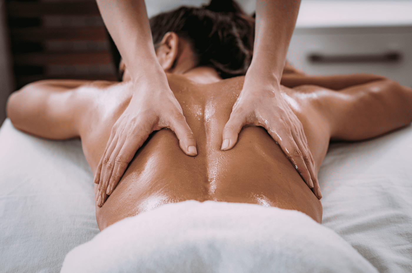 Read more about the article How Cosmetic Sclerotherapy Works and  What You Can Expect
